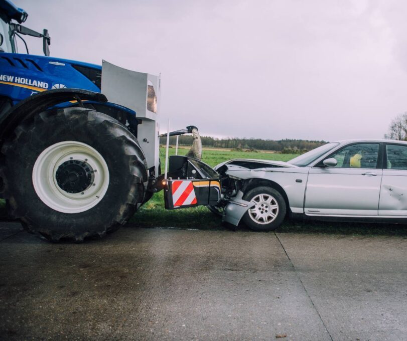 Front collision tractor with car